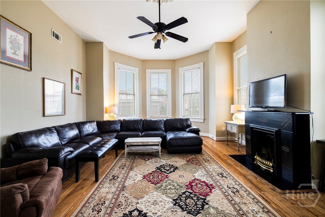 123 W Gwinnett Street