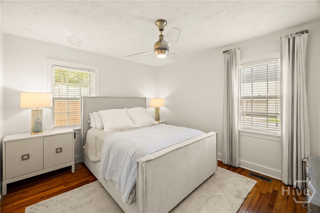 1318 E 51st Street