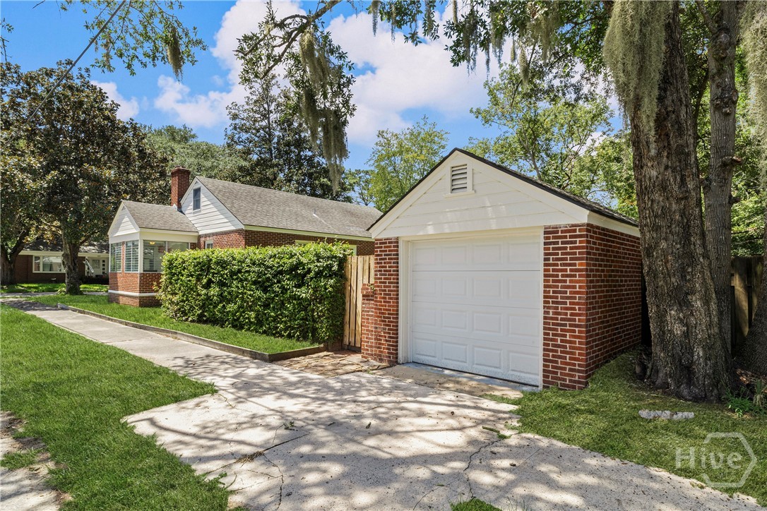 1318 E 51st Street