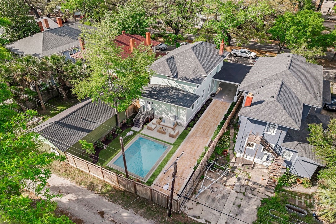 627 W 37th Street