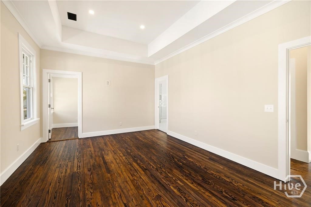 627 W 37th Street