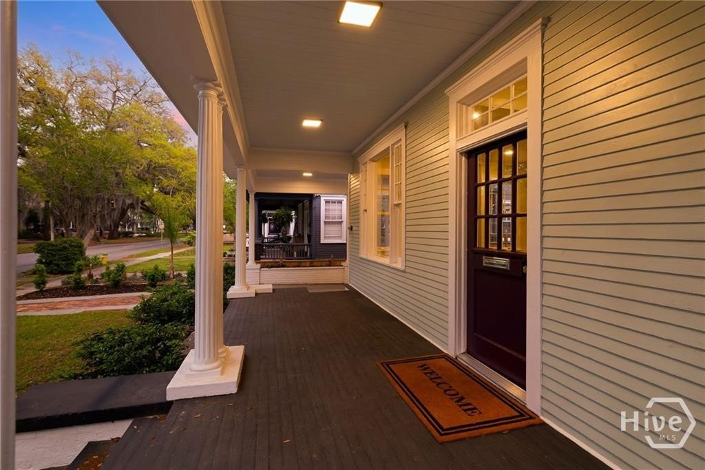 627 W 37th Street