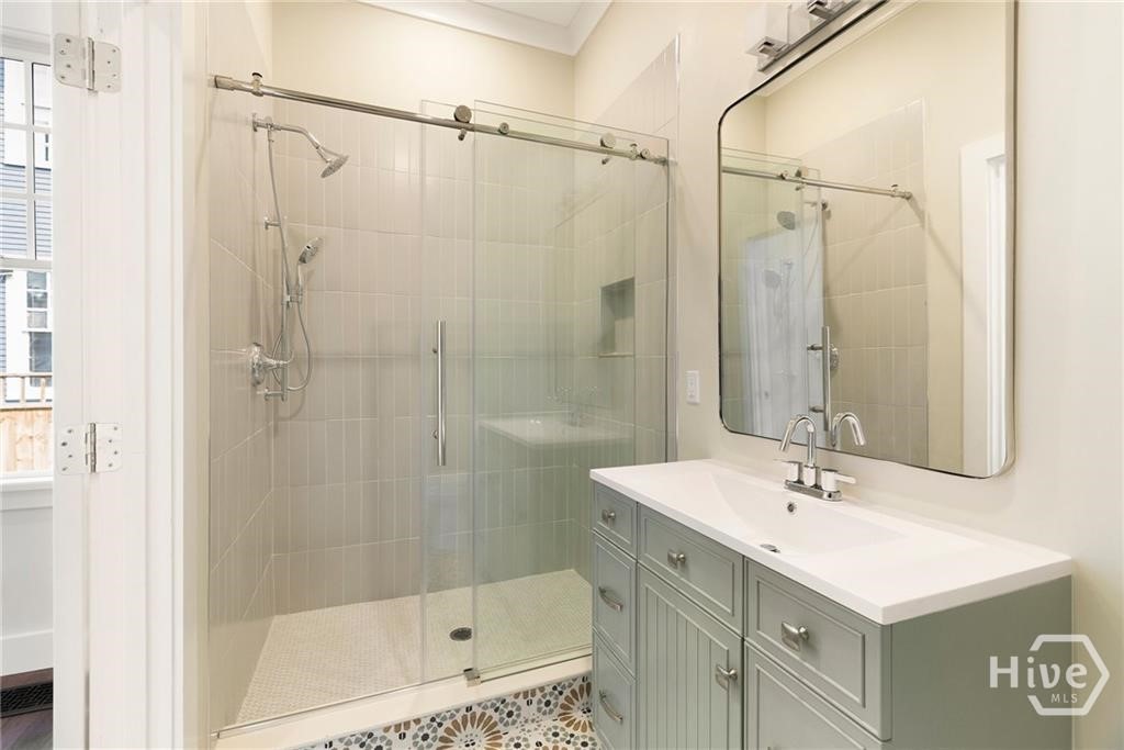 627 W 37th Street