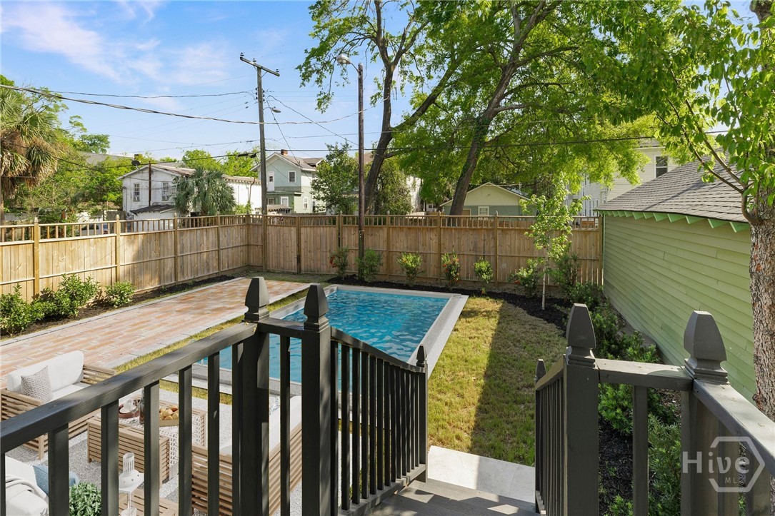 627 W 37th Street
