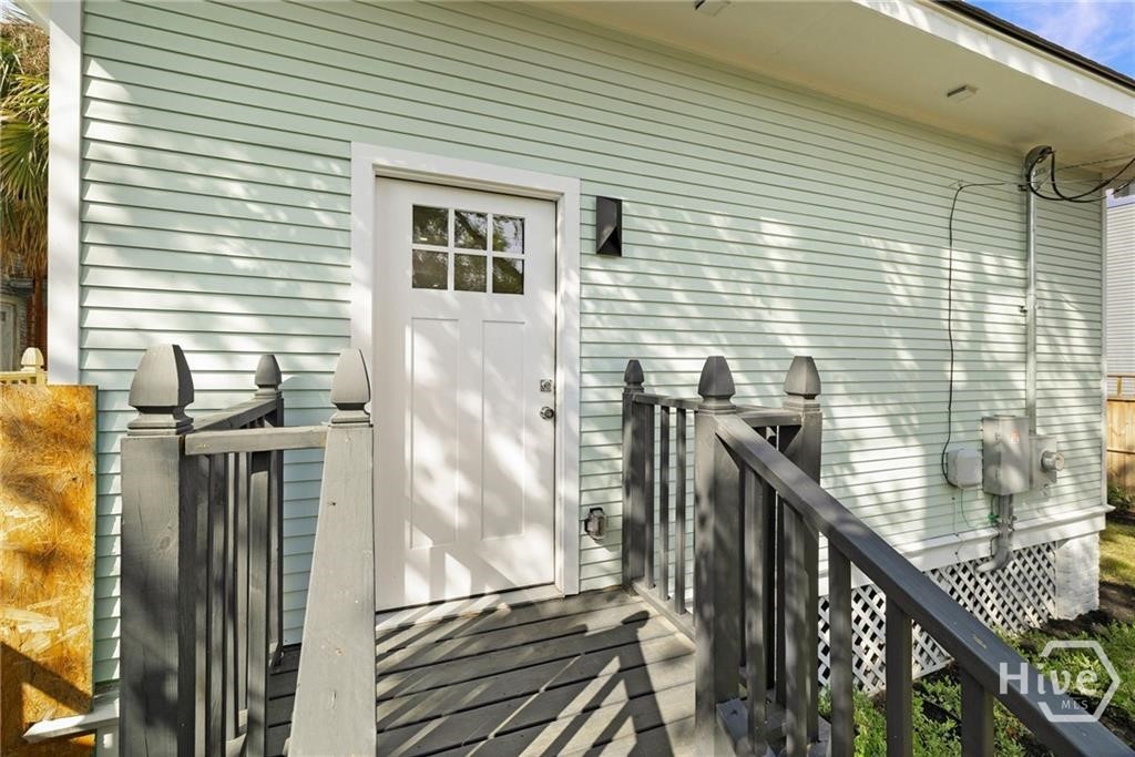 627 W 37th Street
