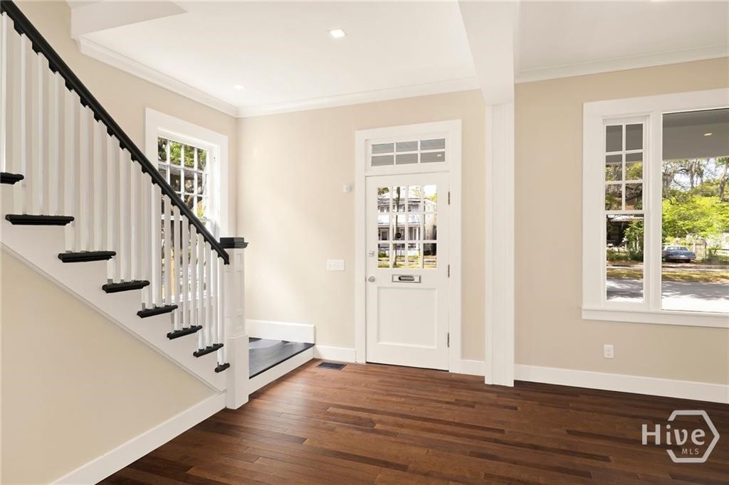 627 W 37th Street