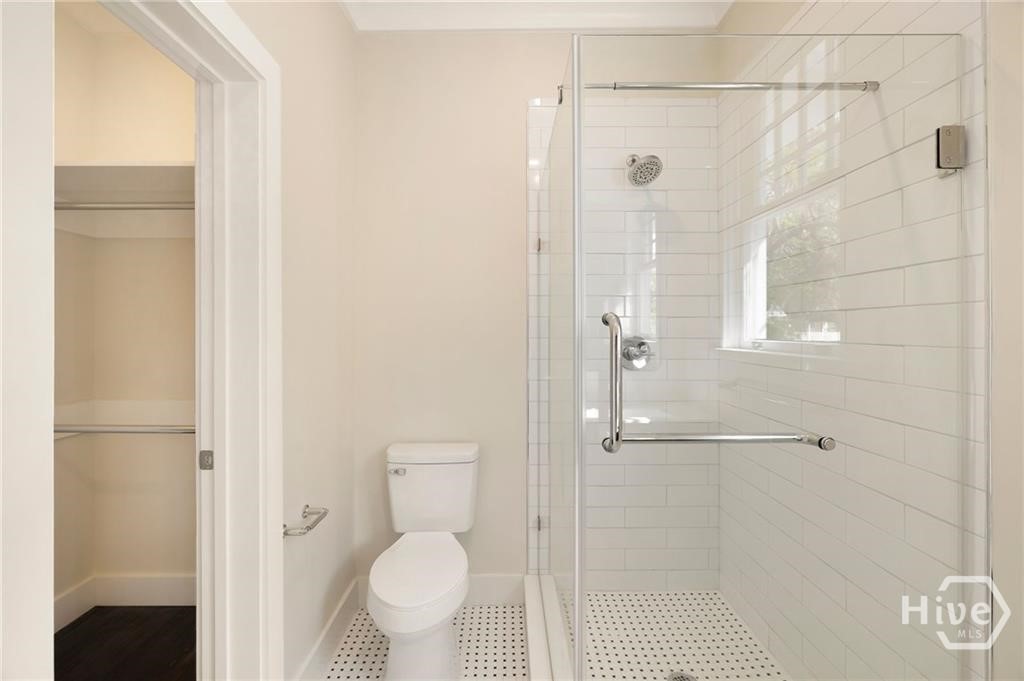 627 W 37th Street