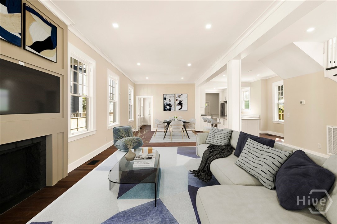 627 W 37th Street
