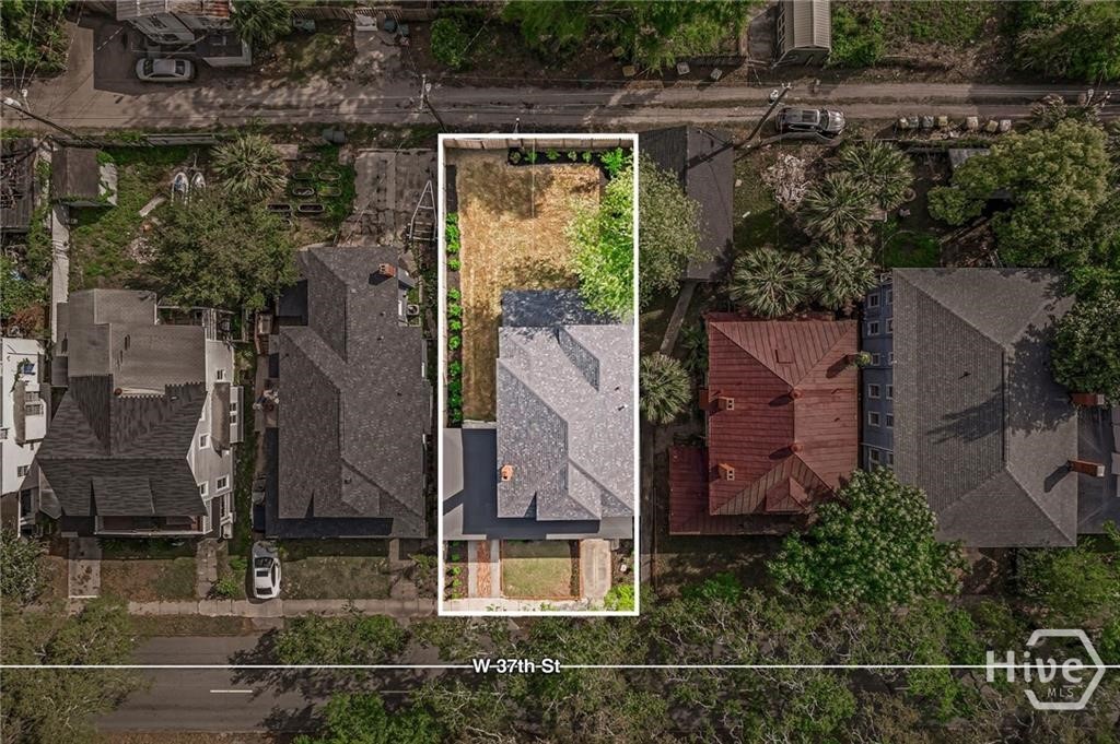 627 W 37th Street