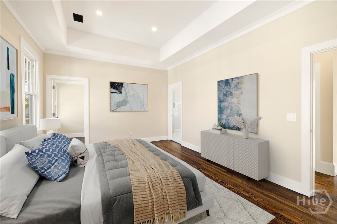 627 W 37th Street