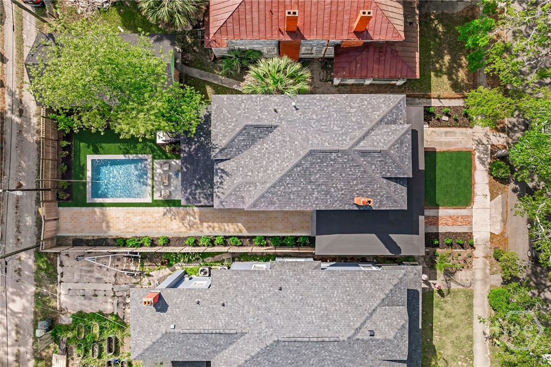 627 W 37th Street