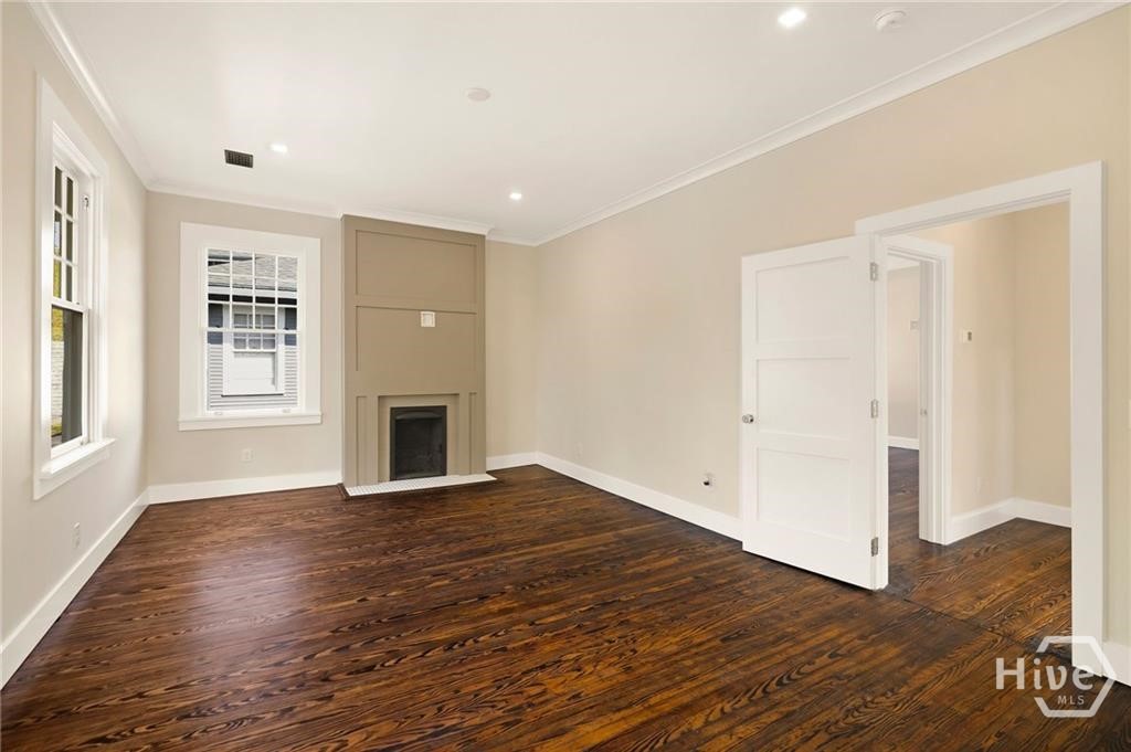 627 W 37th Street