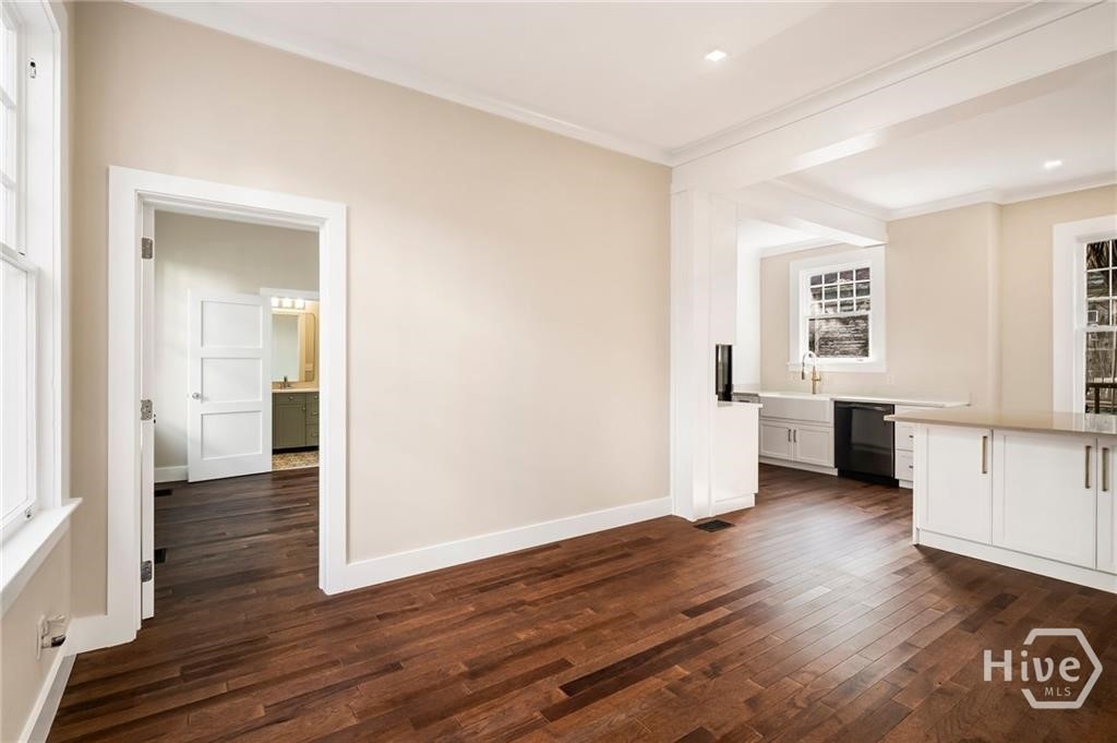 627 W 37th Street