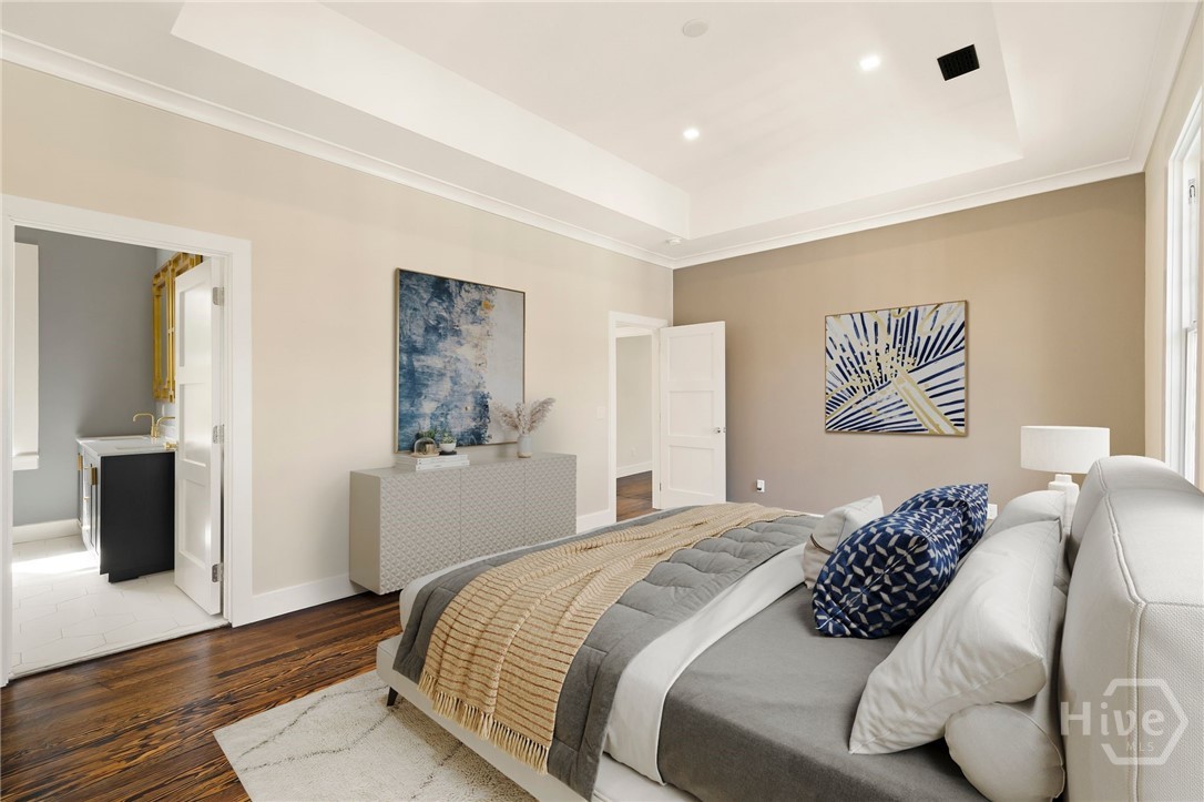 627 W 37th Street