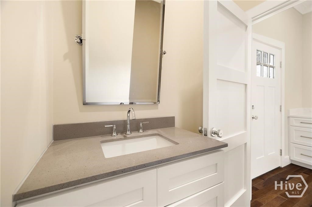 627 W 37th Street
