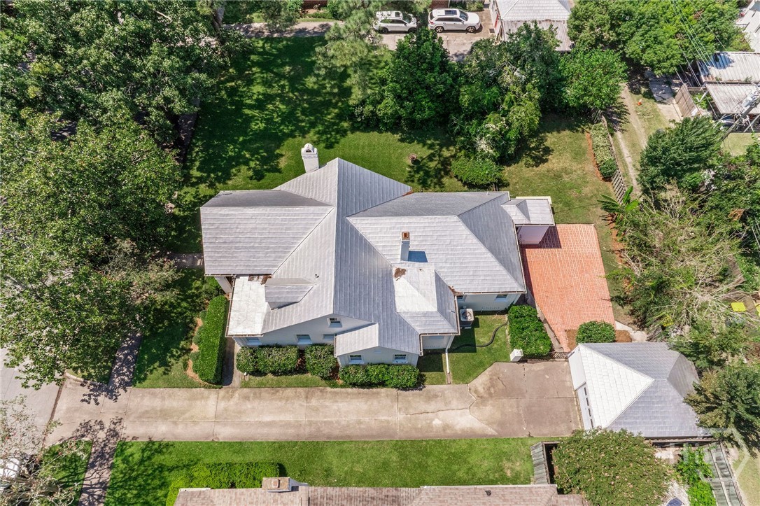 310 E 52nd Street