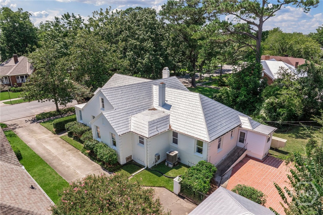 310 E 52nd Street