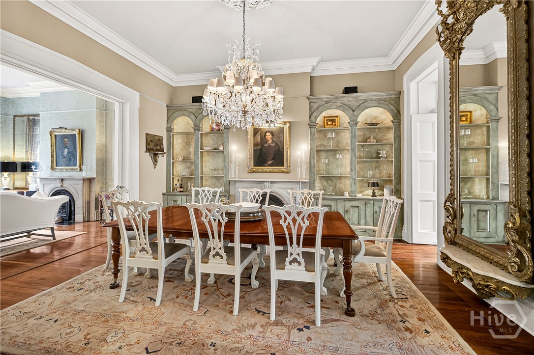 203 W Charlton Street