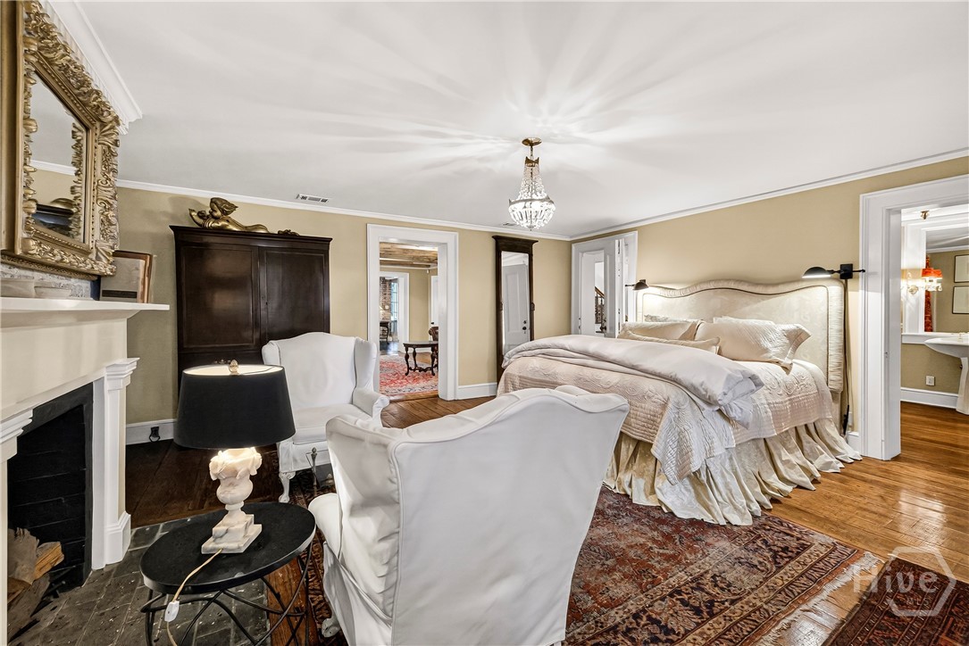 203 W Charlton Street