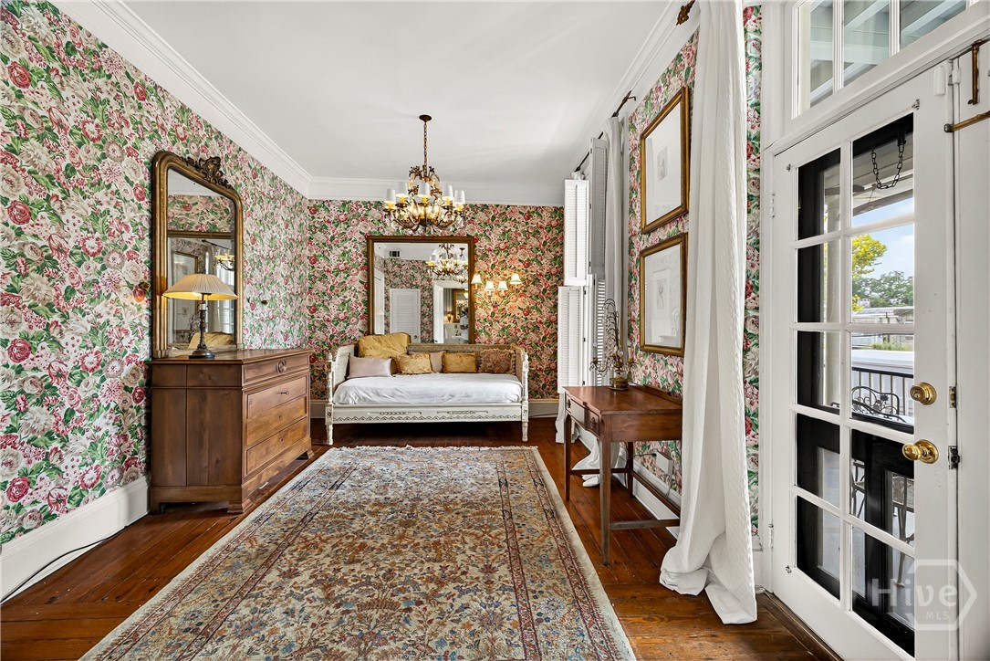 203 W Charlton Street