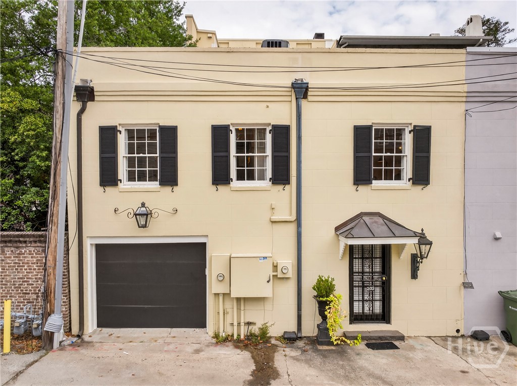 203 W Charlton Street