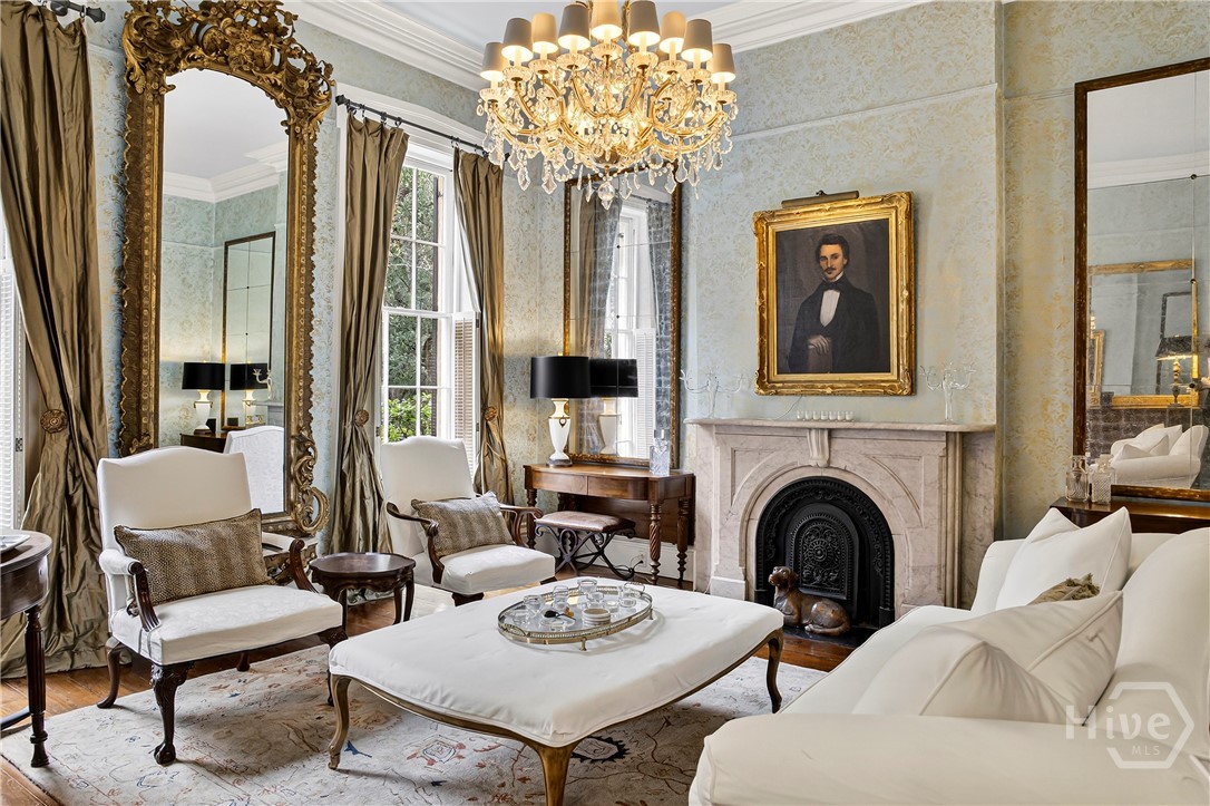 203 W Charlton Street