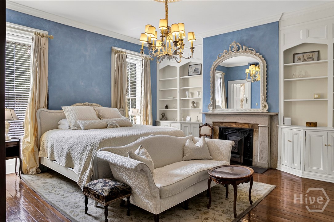 203 W Charlton Street