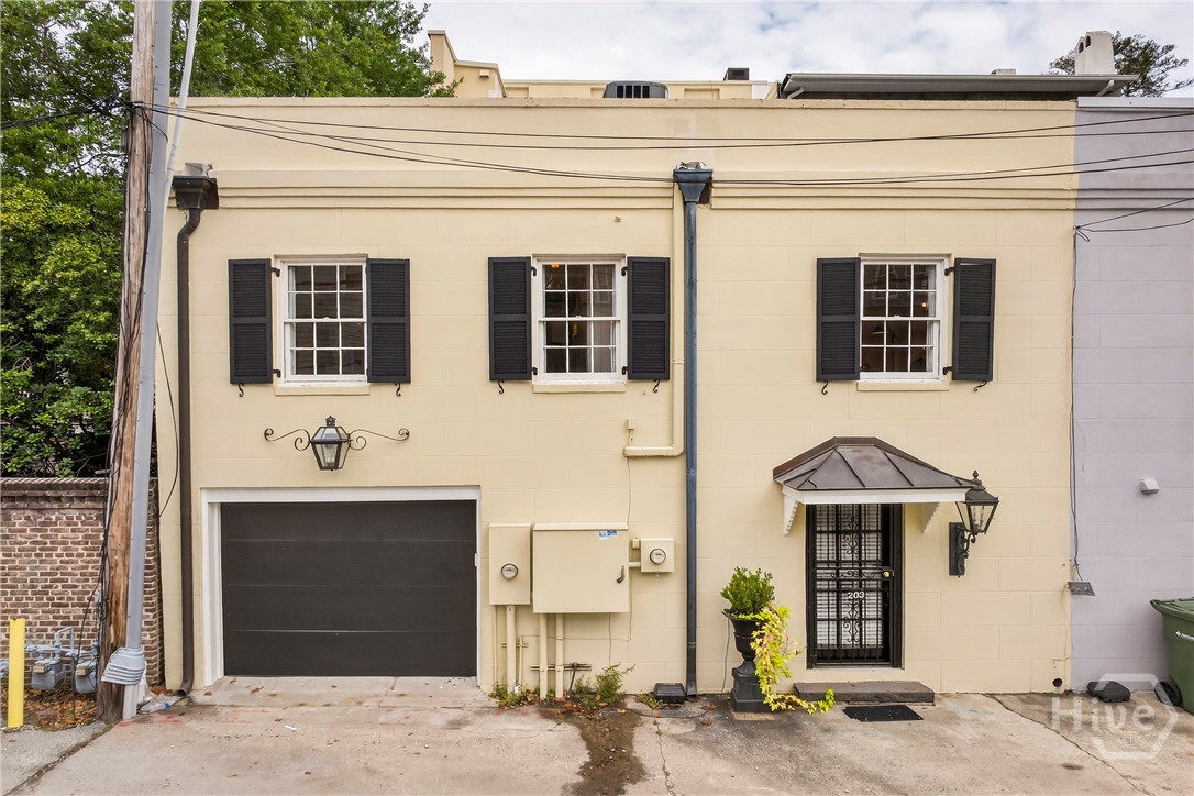 203 W Charlton Street