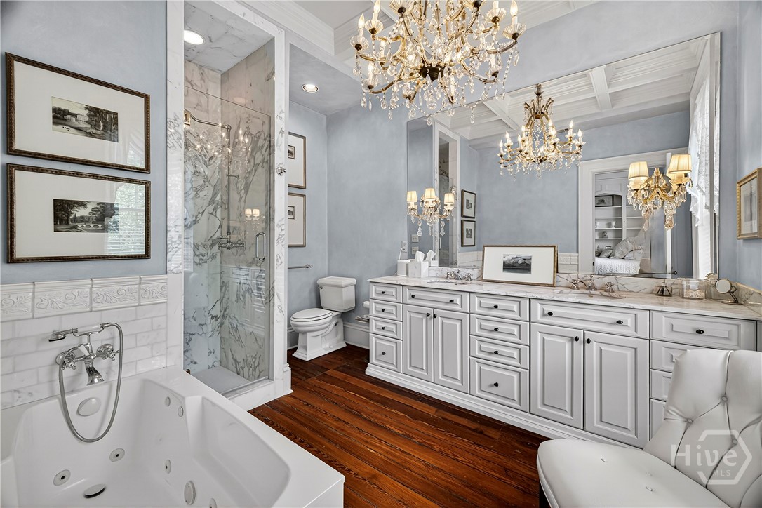 203 W Charlton Street