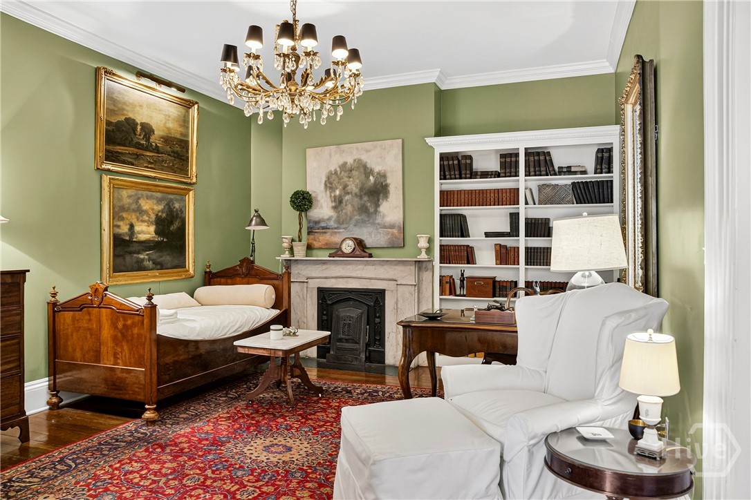 203 W Charlton Street