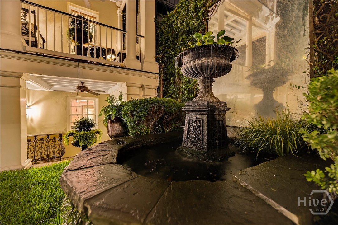 203 W Charlton Street