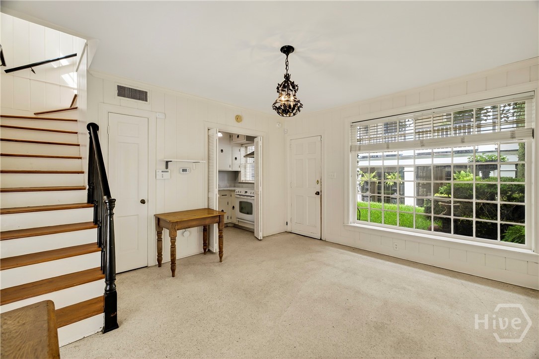 203 W Charlton Street