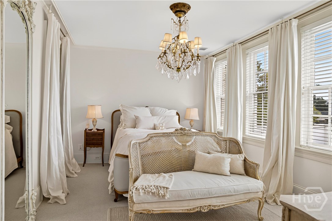 203 W Charlton Street