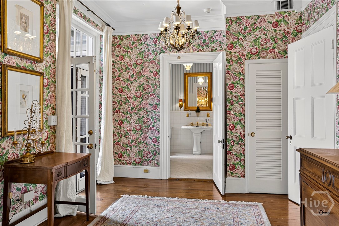 203 W Charlton Street