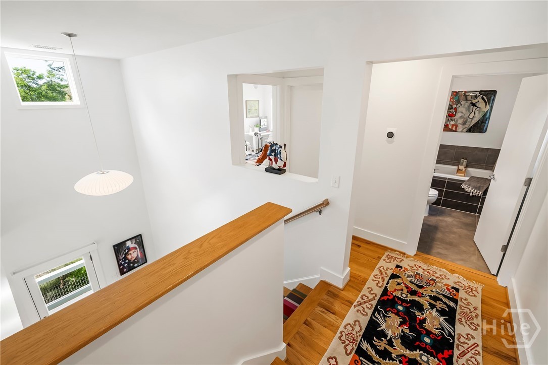 1111 Laurel Avenue