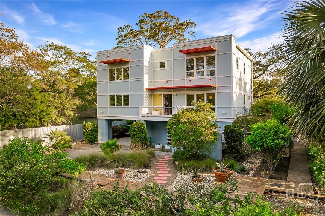 1111 Laurel Avenue