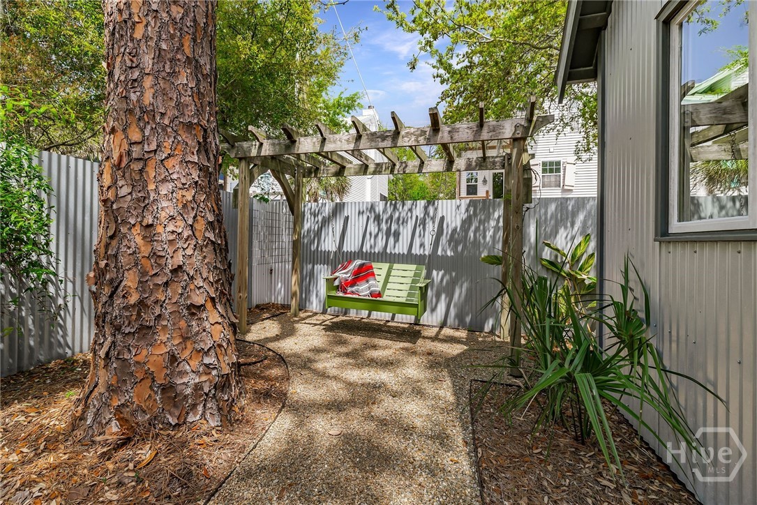 1111 Laurel Avenue