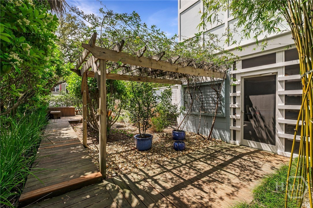 1111 Laurel Avenue