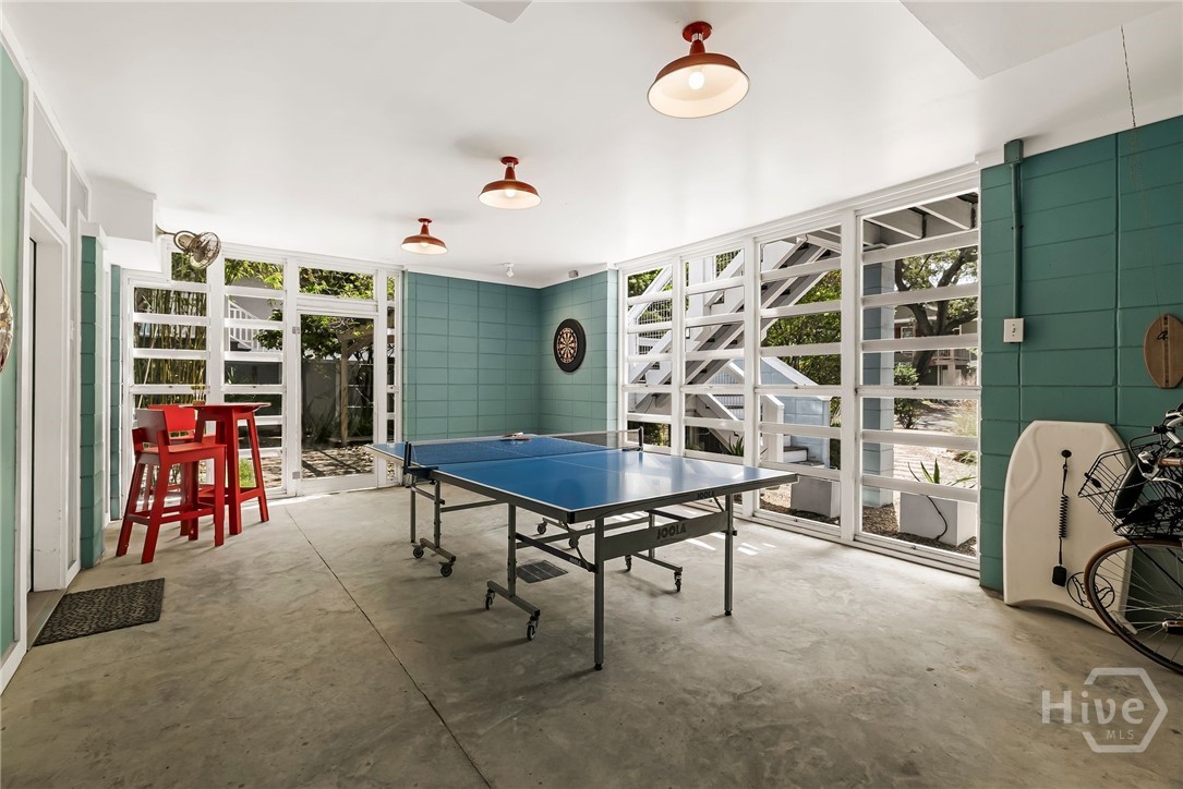 1111 Laurel Avenue