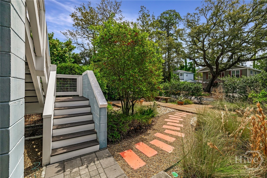 1111 Laurel Avenue