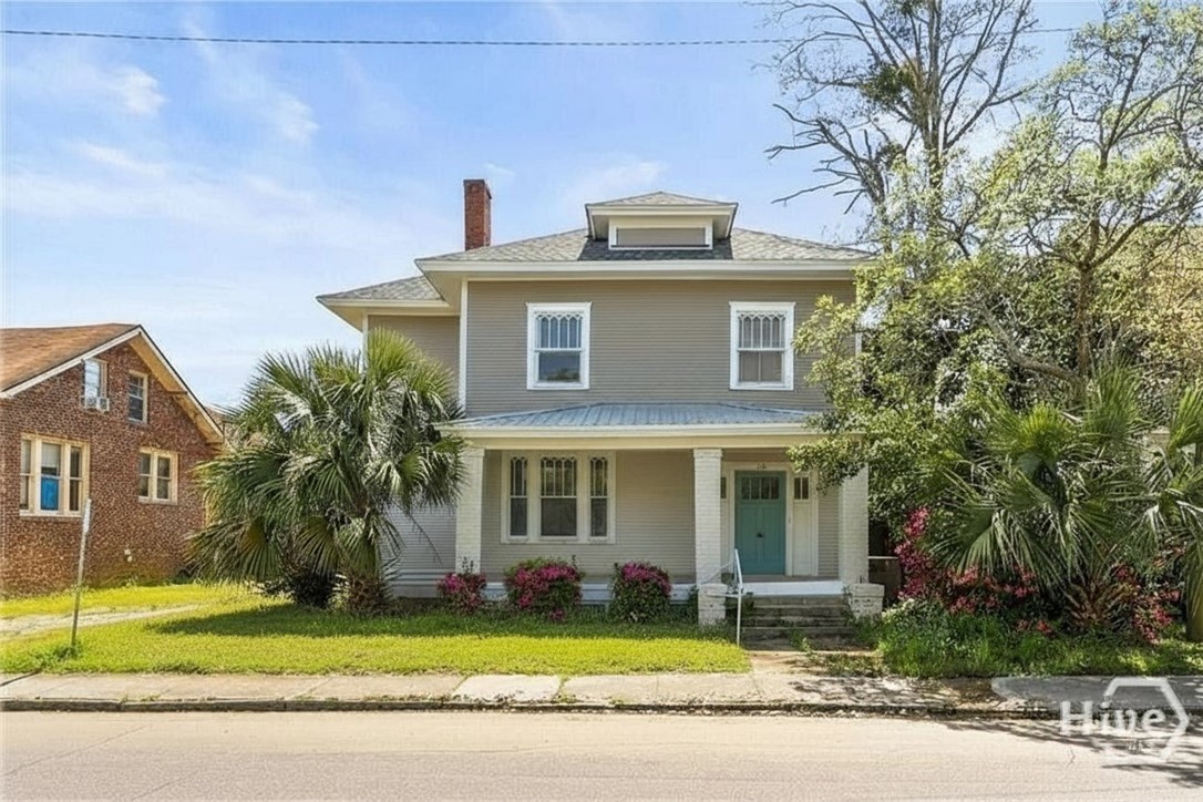 635 Maupas Avenue