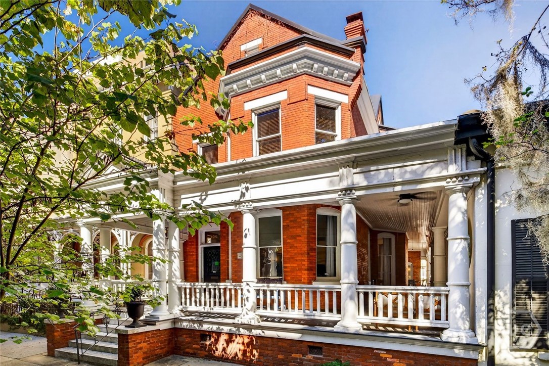106 E Harris Street