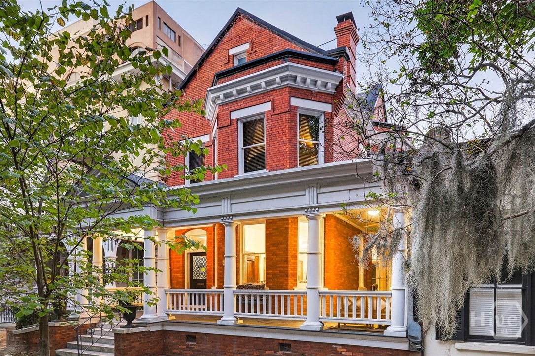 106 E Harris Street