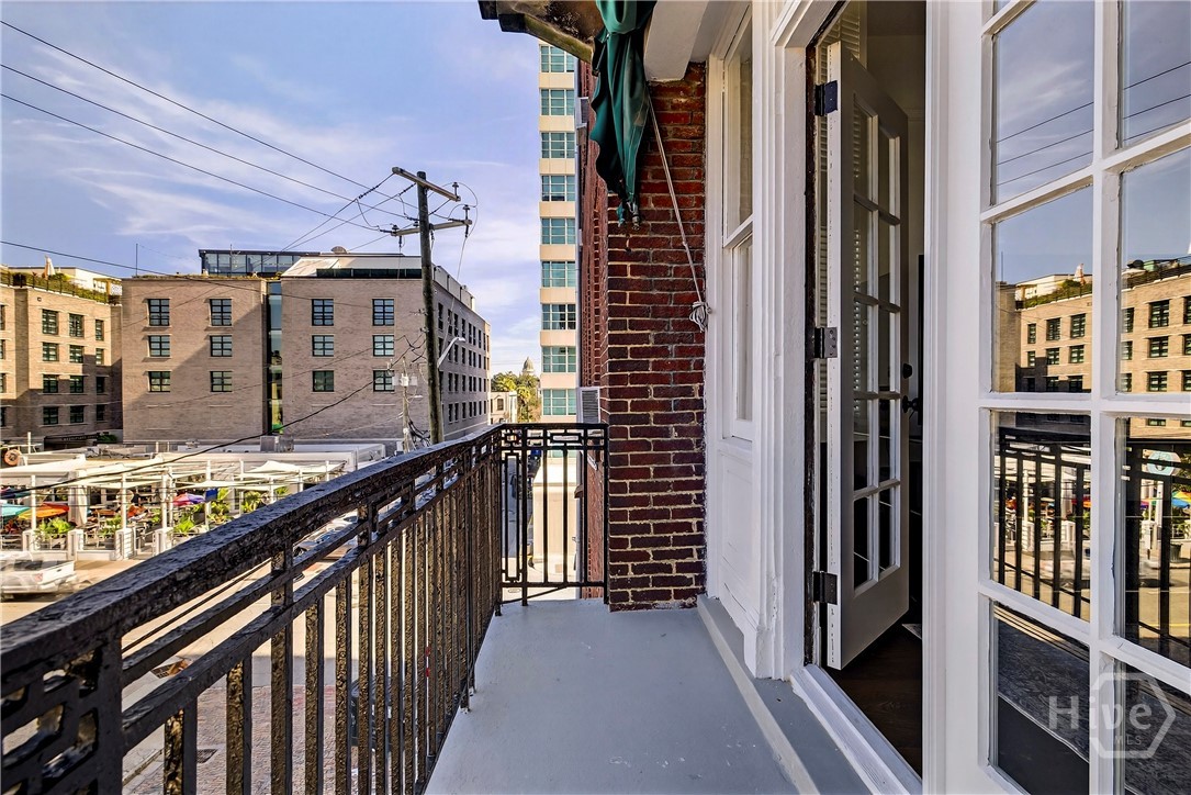 24 E Liberty Street 36