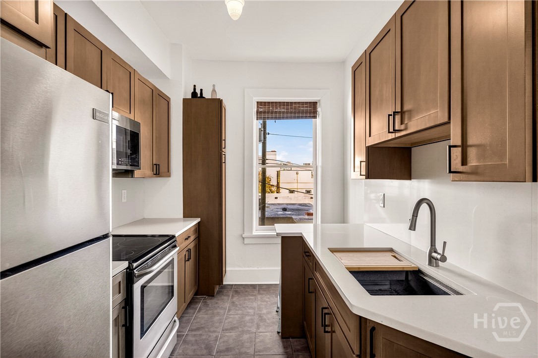 24 E Liberty Street 36