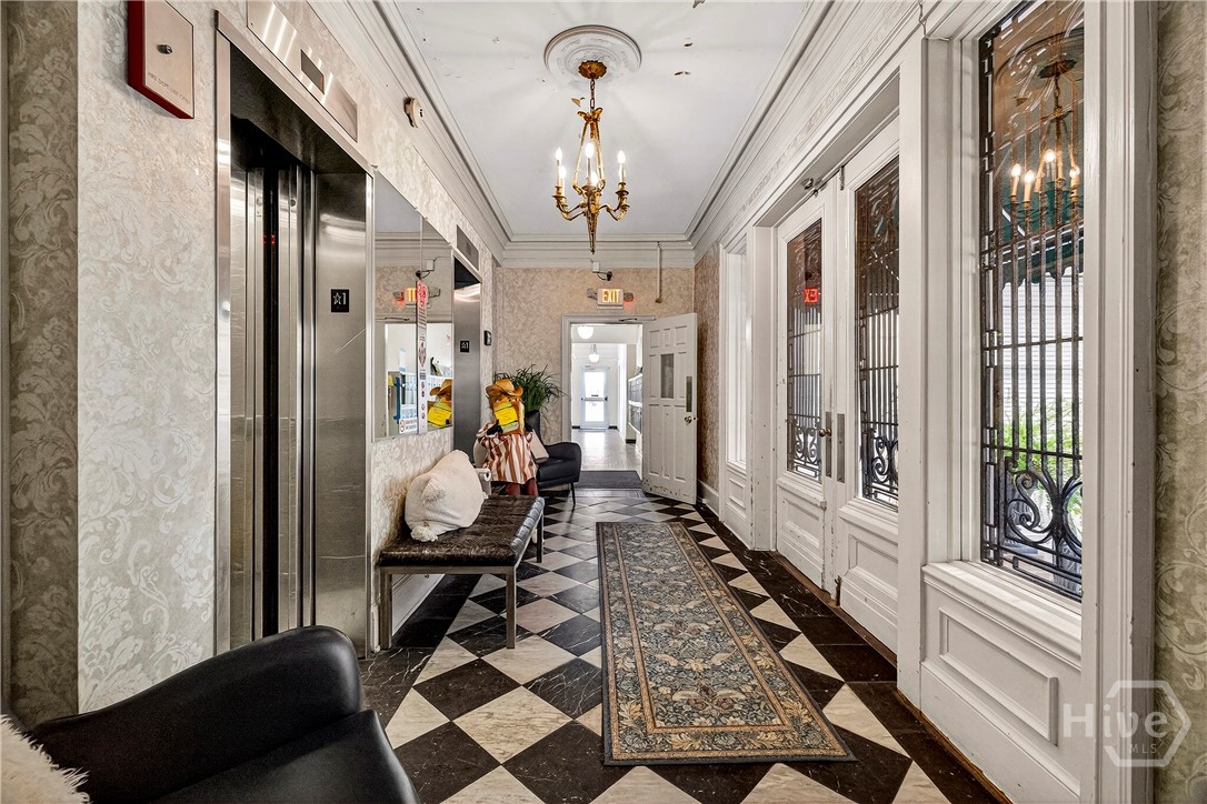 24 E Liberty Street 36