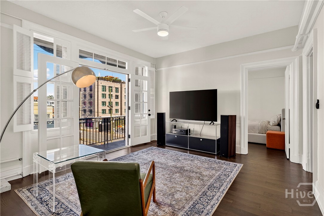 24 E Liberty Street 36