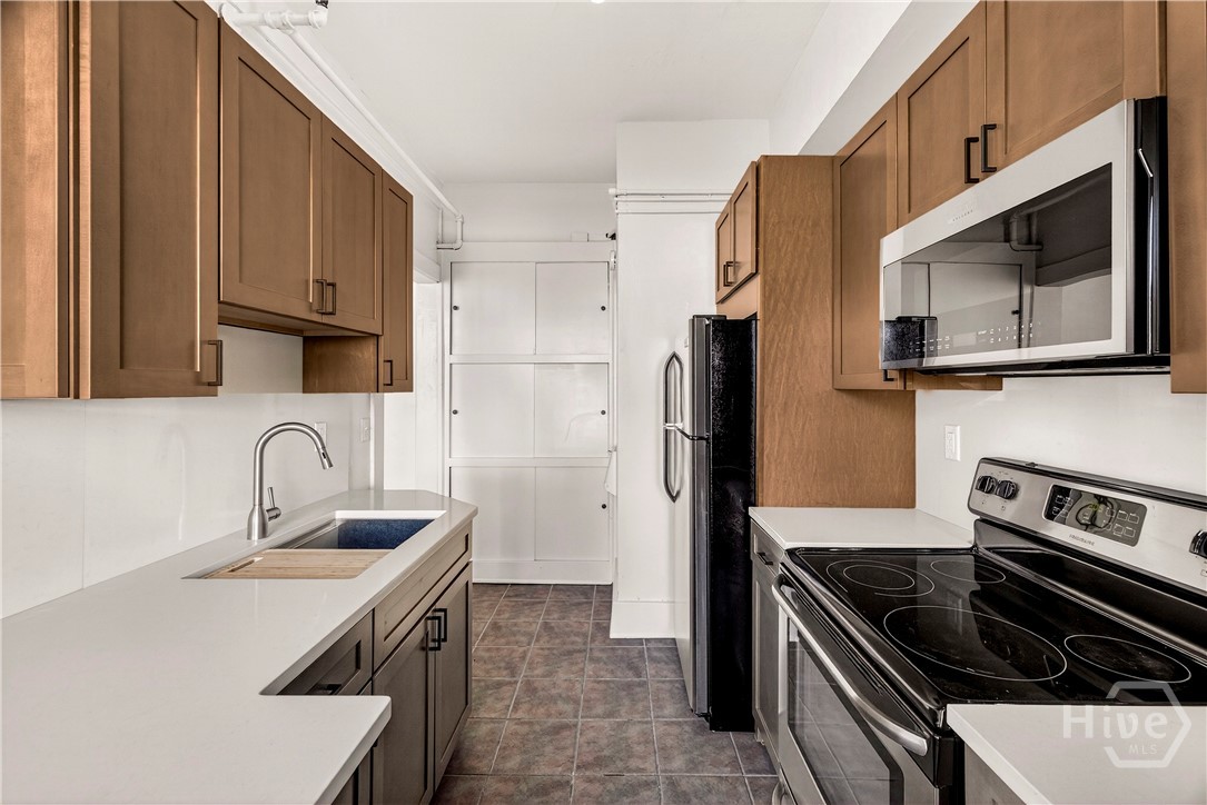 24 E Liberty Street 36