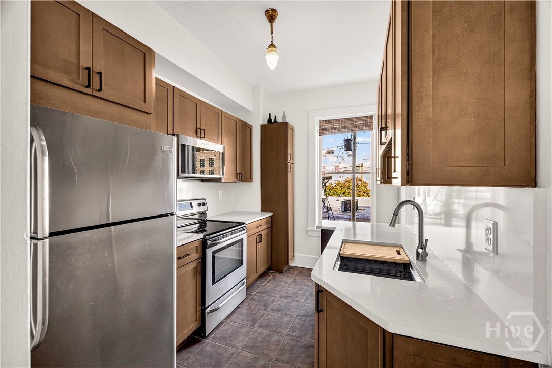 24 E Liberty Street 36