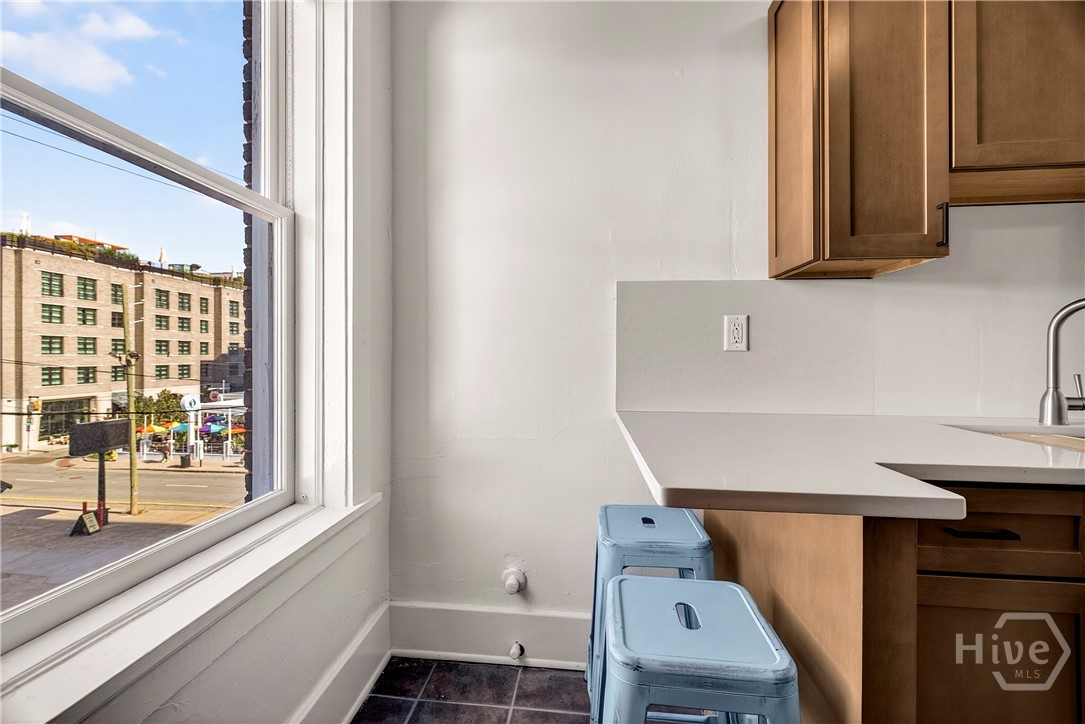 24 E Liberty Street 36